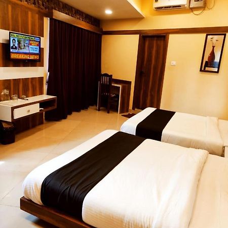 Hotel Keerthana Puttur Puttur  エクステリア 写真