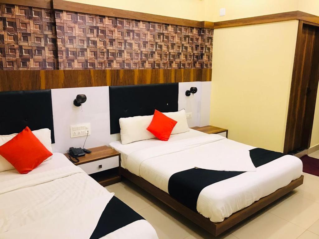 Hotel Keerthana Puttur Puttur  エクステリア 写真