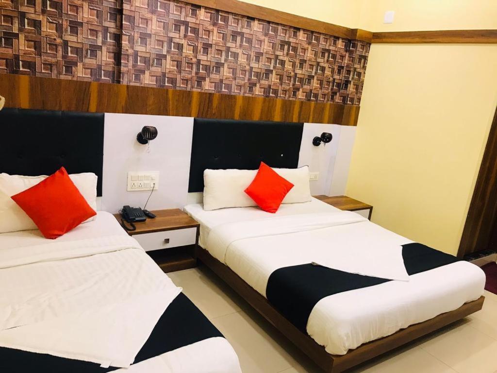 Hotel Keerthana Puttur Puttur  エクステリア 写真
